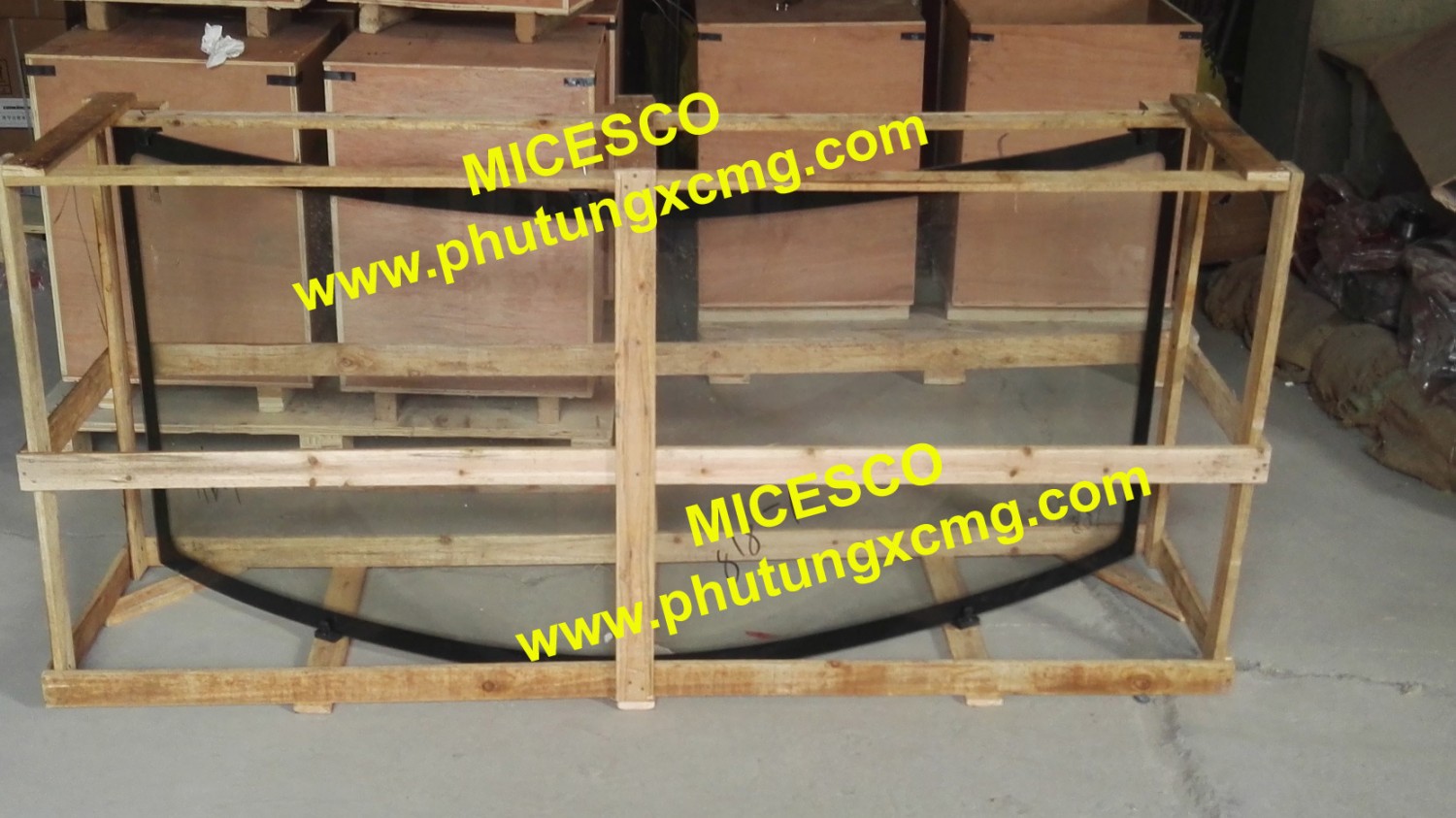 Kính ca bin xe cẩu bánh lốp QY25K